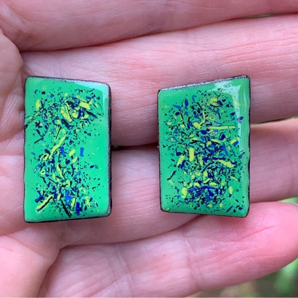 🤩3/$20 Vintage Green Abstract Enamel Earrings Screw Back Modernist Splatter VTG - Picture 3 of 9
